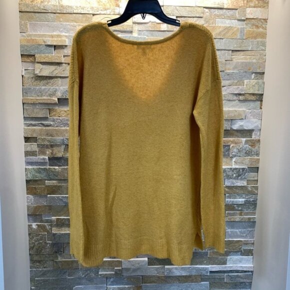 Abound V-Neck Tunic Sweater - Picture 4 of 5